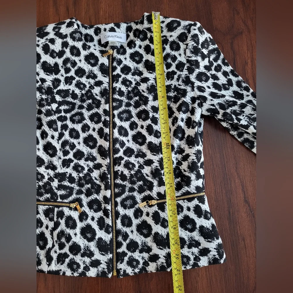 Calvin Klein Women's Black White Leopard Print Golden Zip Pocket Jacket, Size 4